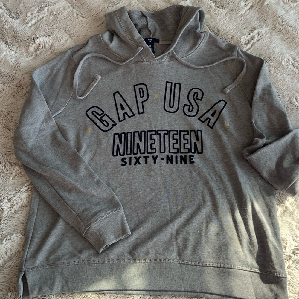 Like new! GAP logo hoodie, size S.